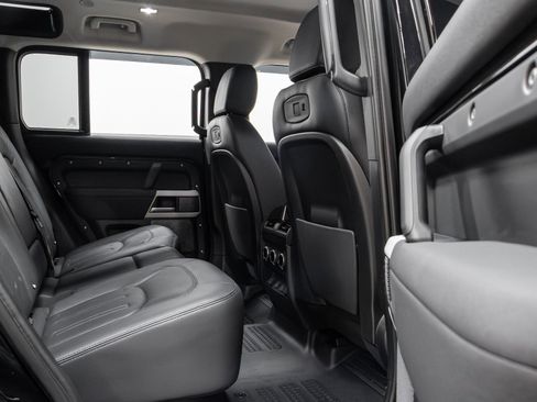 Used 2022 Land Rover Defender 110 S image 71