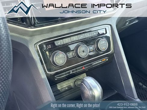 Certified 2022 Volkswagen Atlas Cross Sport SEL Premium R-Line AWD/4WD image 28
