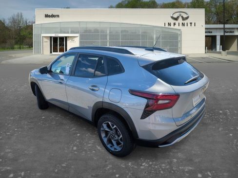 Used 2025 Chevrolet Trax LT image 5