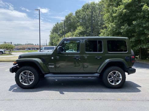 Used 2021 Jeep Wrangler Unlimited Sahara AWD/4WD image 6