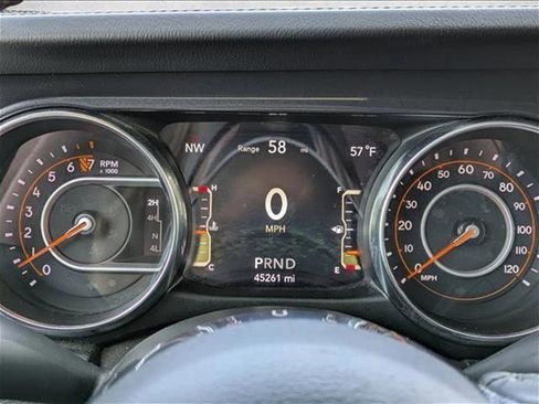 Used 2022 Jeep Wrangler Unlimited Sahara AWD/4WD image 10