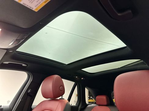 Used 2022 Mercedes-Benz GLC 300 4MATIC image 23