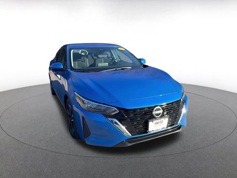 Used 2024 Nissan Sentra SV image 3
