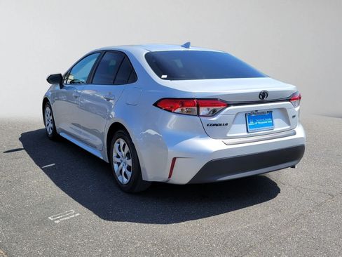 Used 2023 Toyota Corolla LE FWD image 5