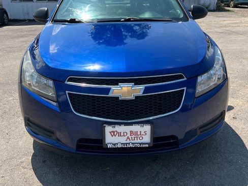 Used 2013 Chevrolet Cruze LS image 3