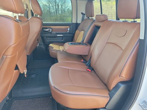 Used 2016 RAM 1500 Laramie Longhorn w/ Convenience Group AWD/4WD image 16