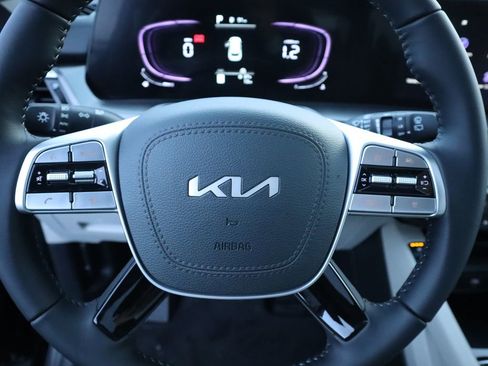 New 2025 Kia Telluride S image 28
