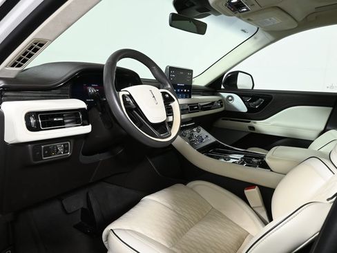 Used 2024 Lincoln Aviator Black Label AWD/4WD image 4