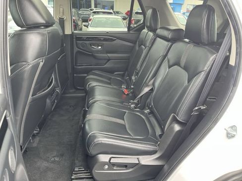 Used 2025 Honda Pilot Touring image 26