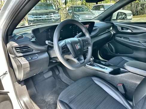 Certified 2024 Buick Envista Preferred w/ Convenience II Package image 10