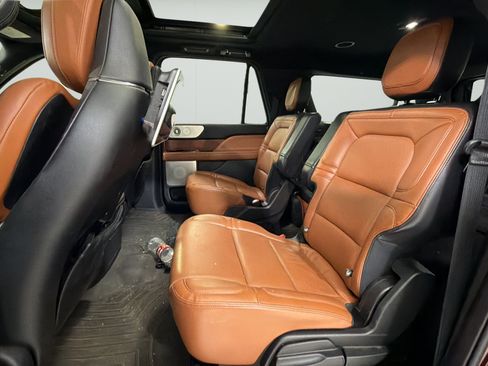 Used 2021 Lincoln Navigator L Reserve w/ Luxury Package AWD/4WD image 17