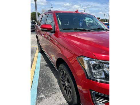 Used 2021 Ford Expedition Limited image 3