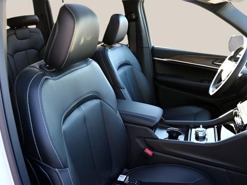 New 2025 Jeep Grand Cherokee Limited image 21