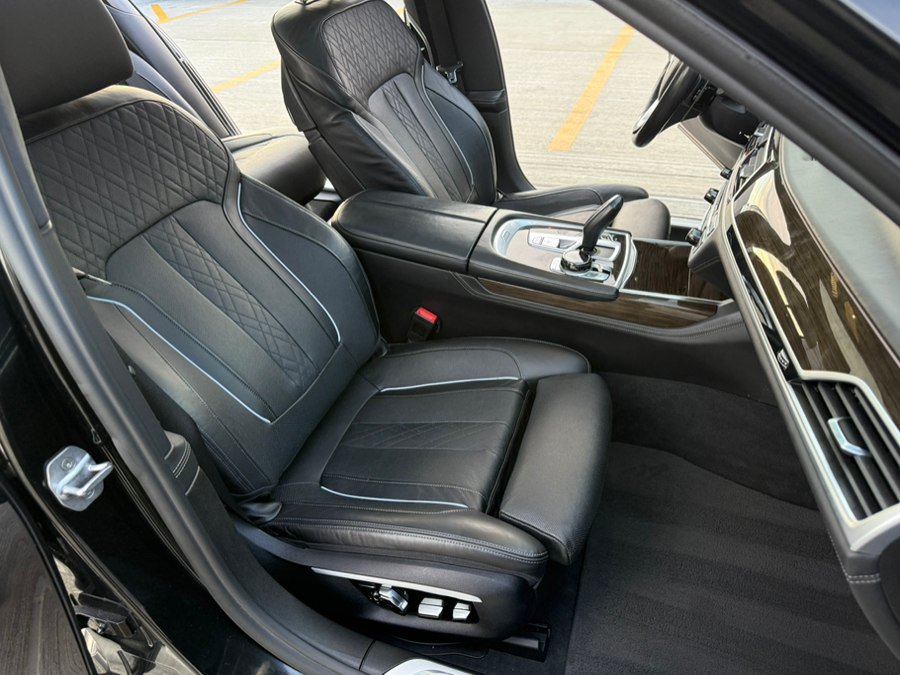 Used 2017 BMW 750i xDrive AWD/4WD image 20