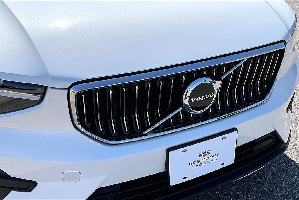 Used 2025 Volvo XC40 B5 Core AWD/4WD image 30