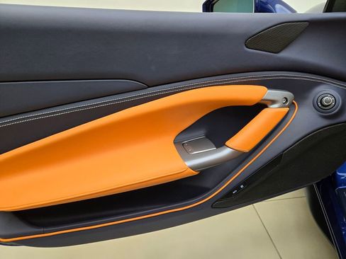 Used 2022 Ferrari F8 Tributo image 27