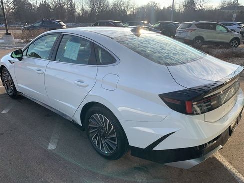 Certified 2025 Hyundai Sonata SEL image 3