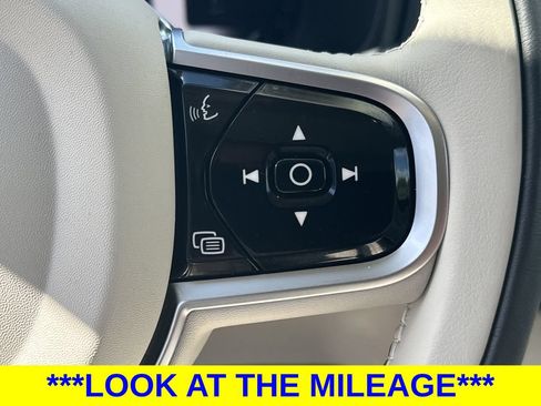 Used 2025 Volvo XC90 B6 Ultra w/ Protection Package Premier AWD/4WD image 21