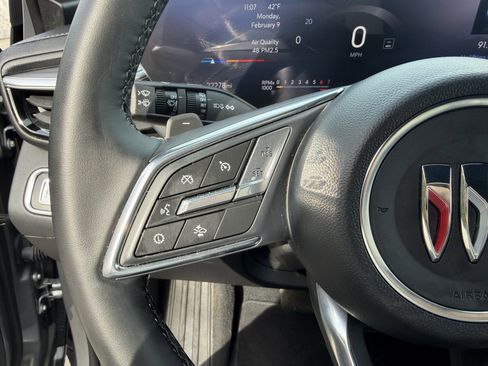 Used 2025 Buick Enclave Preferred image 15