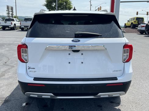 Used 2023 Ford Explorer XLT w/ Equipment Group 202A AWD/4WD image 7