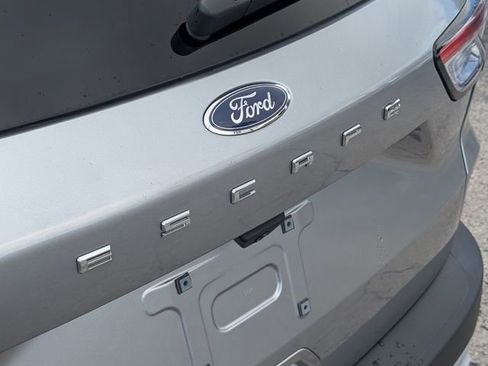 Used 2022 Ford Escape SE image 16