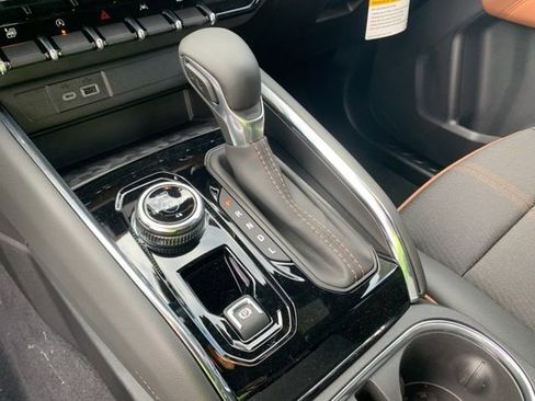 New 2025 GMC Canyon AT4 image 18