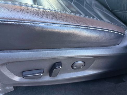 Used 2022 Nissan Pathfinder Platinum w/ Cargo Package image 26