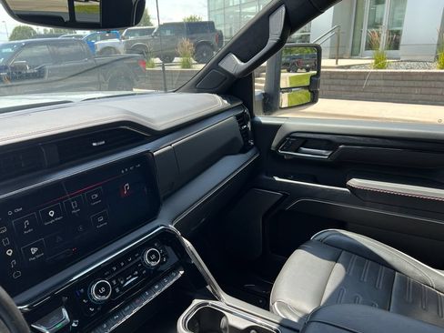 Used 2024 GMC Sierra 2500 AT4X AWD/4WD image 20