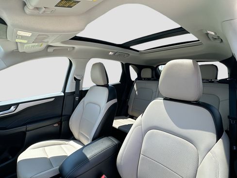 Certified 2022 Ford Escape SEL FWD image 21