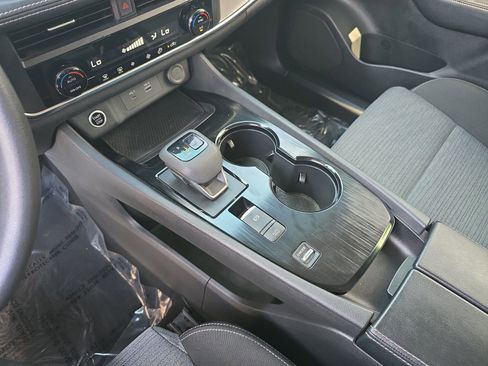 Used 2023 Nissan Rogue SV image 27