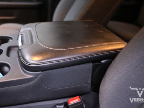 Used 2024 RAM 2500 Tradesman w/ Chrome Appearance Group image 15