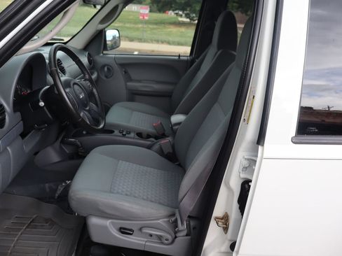 Used 2006 Jeep Liberty Sport AWD/4WD image 19