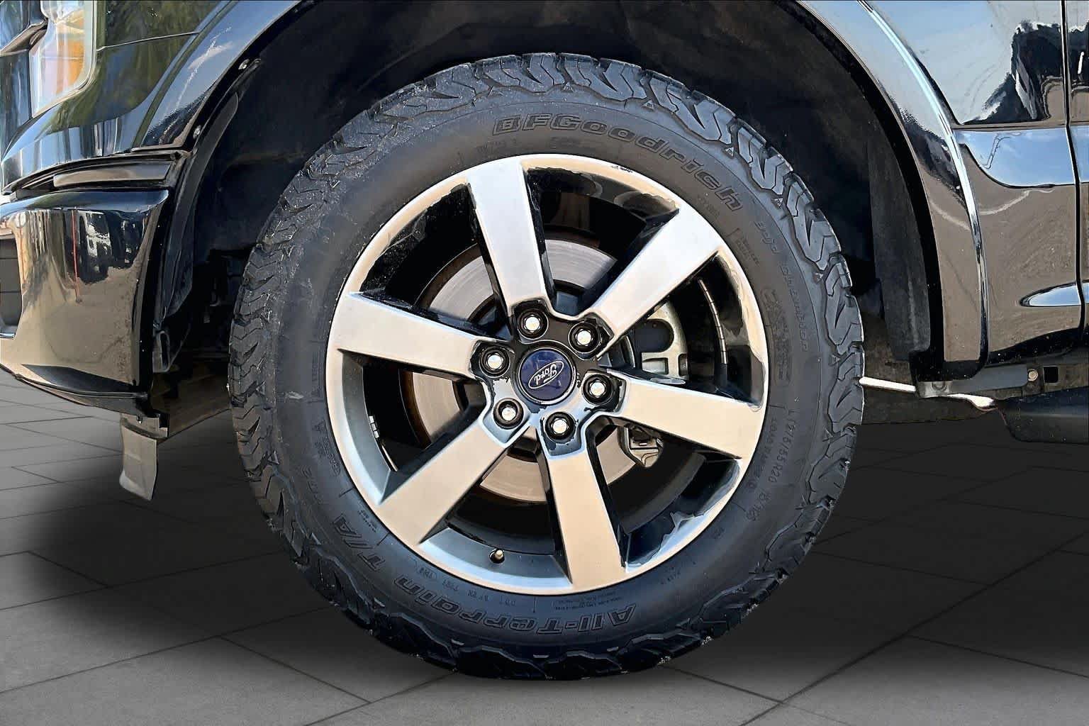 Used 2016 Ford F150 XLT w/ Equipment Group 302A Luxury RWD image 10