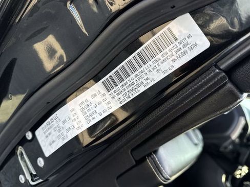 Used 2016 Jeep Cherokee Limited AWD/4WD image 32