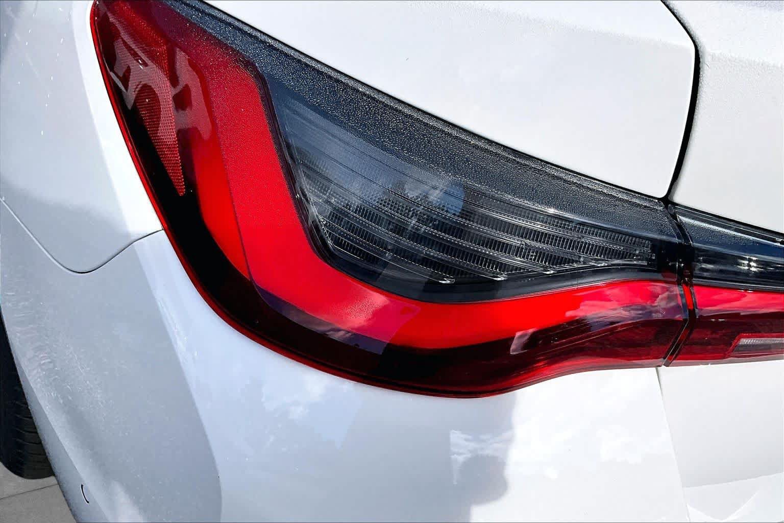 Used 2024 BMW i4 eDrive40 w/ Premium Package RWD image 28