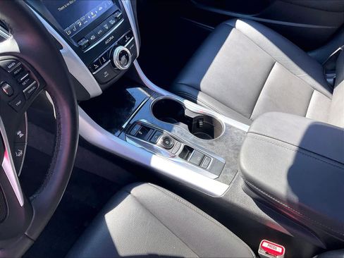 Used 2018 Acura TLX V6 image 19