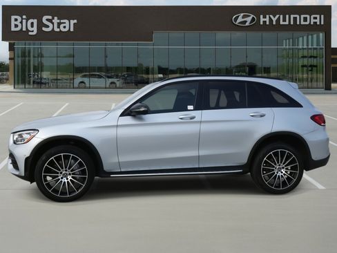 Used 2022 Mercedes-Benz GLC 300 image 2