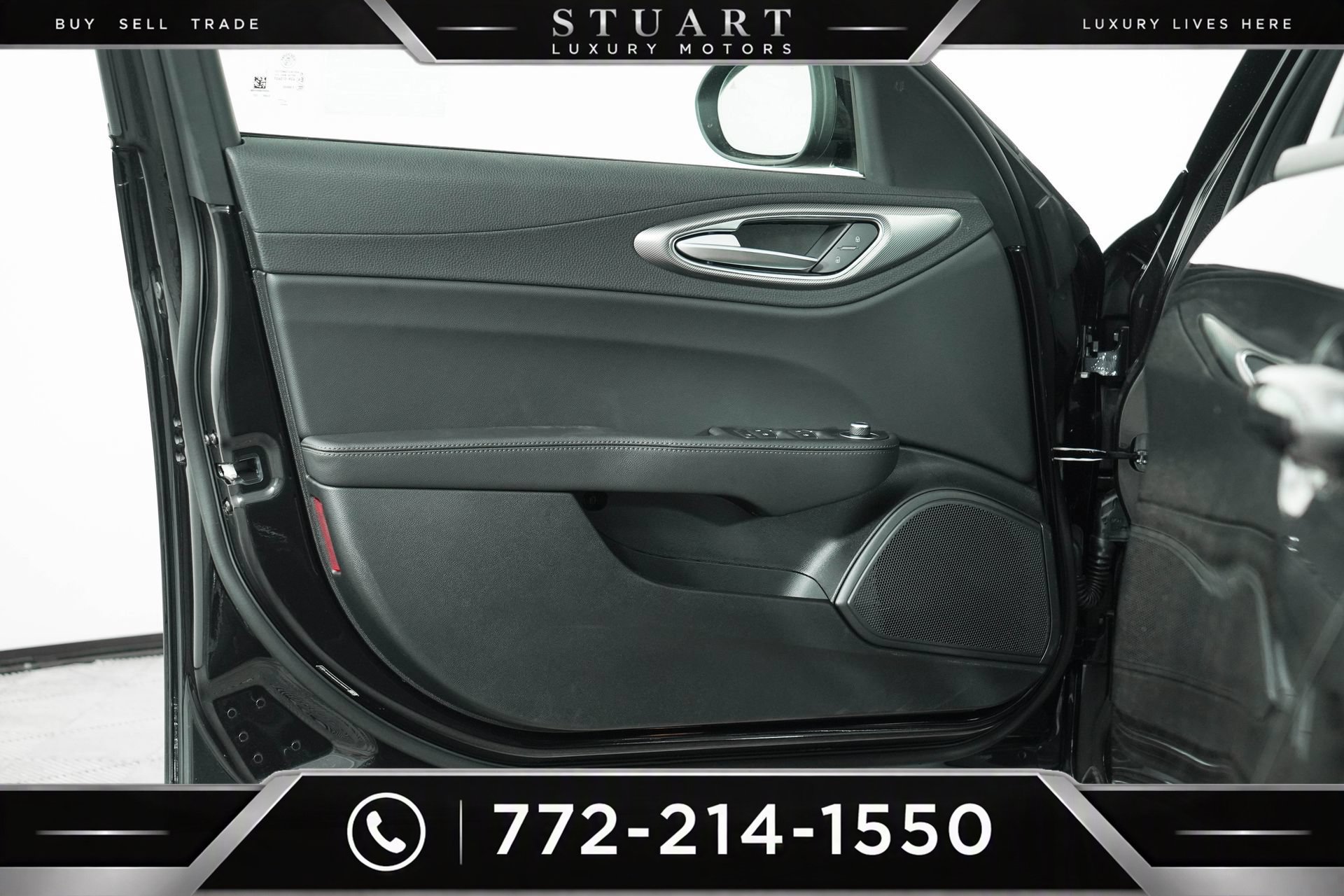Used 2025 Alfa Romeo Giulia w/ Driving Assist Package RWD image 15