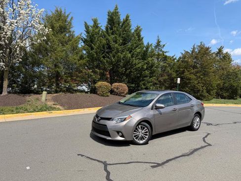 Used 2014 Toyota Corolla LE image 1
