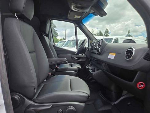 New 2026 Mercedes-Benz Sprinter 2500 image 11