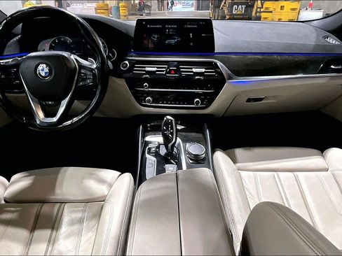 Used 2018 BMW 530e xDrive 530e xDrive iPerformance w/ Premium Package 2 image 16