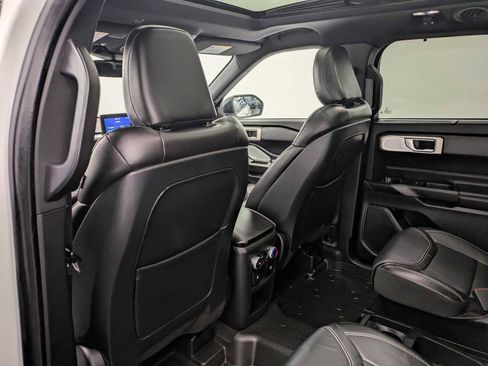 Used 2020 Ford Explorer ST w/ ST Street Pack image 18