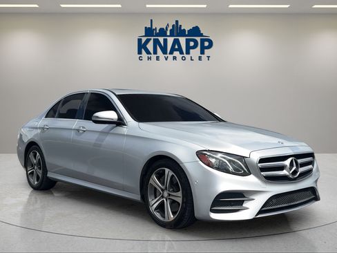 Used 2017 Mercedes-Benz E 300 4MATIC image 7