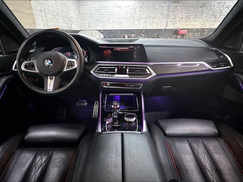 Used 2022 BMW X5 xDrive40i w/ M Sport Package AWD/4WD image 17