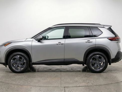 Used 2025 Nissan Rogue SV FWD image 5
