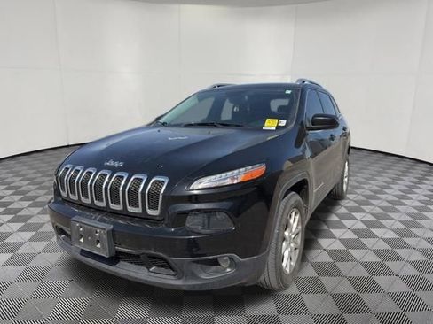 Used 2017 Jeep Cherokee Latitude image 12