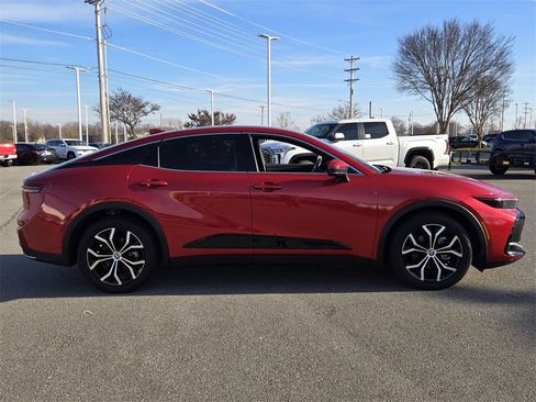 Used 2024 Toyota Crown Limited image 2