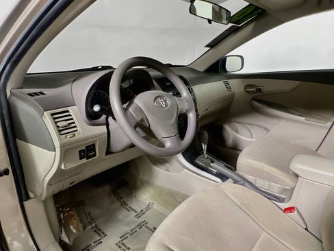 Used 2010 Toyota Corolla LE FWD image 29