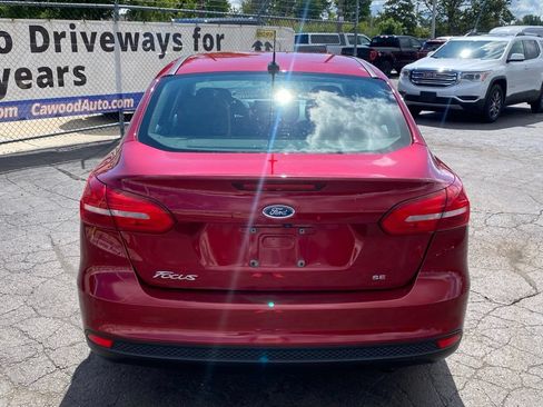 Used 2017 Ford Focus SE FWD image 3