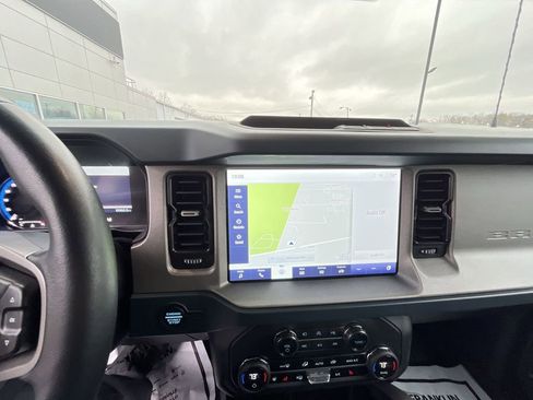 Used 2024 Ford Bronco Outer Banks image 18